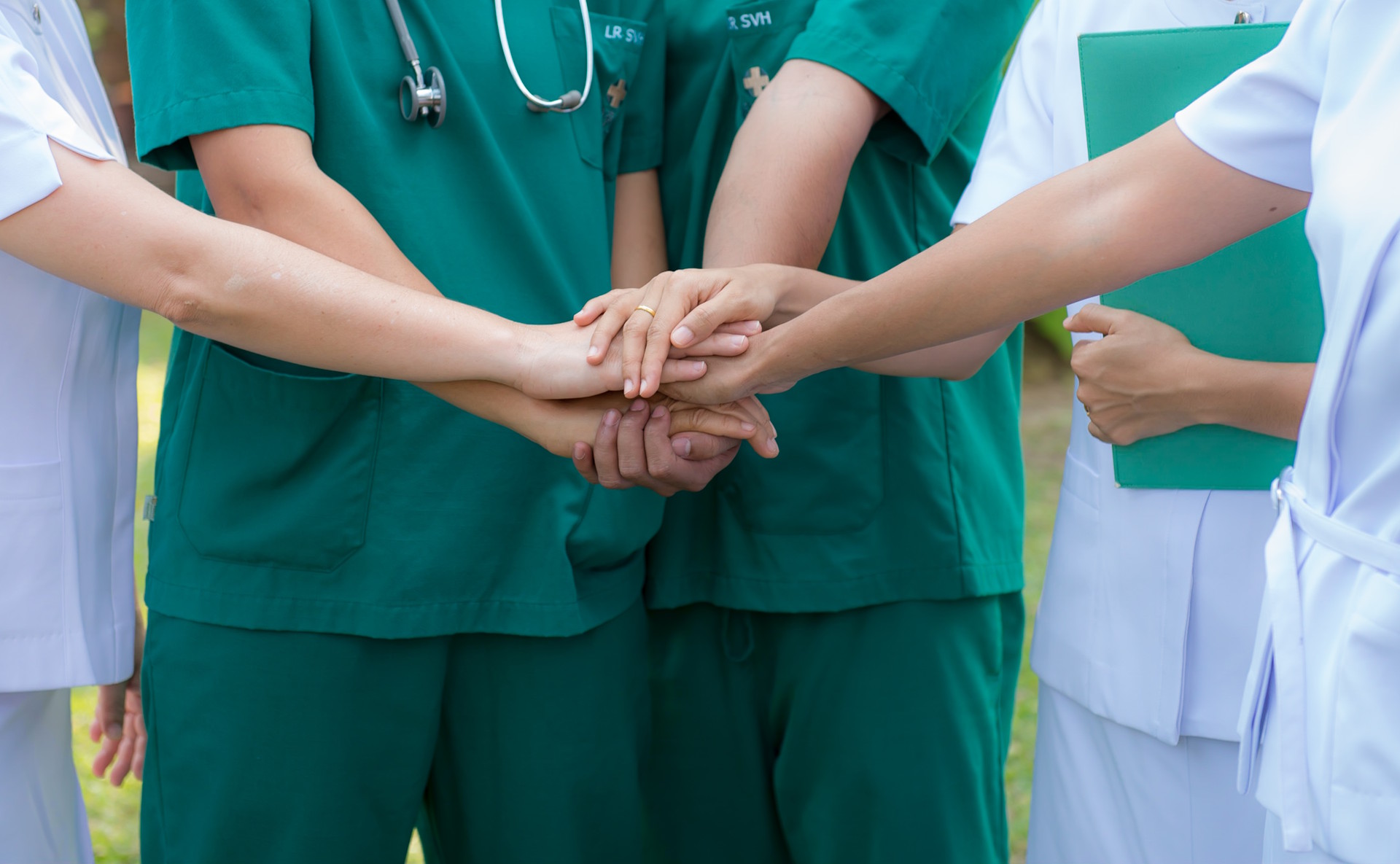 مركز دعم الأطباء